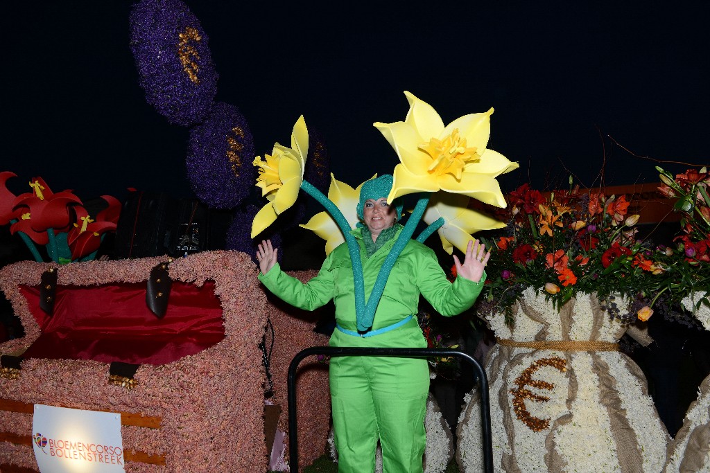 ../Images/Bloemencorso 2015 144.jpg